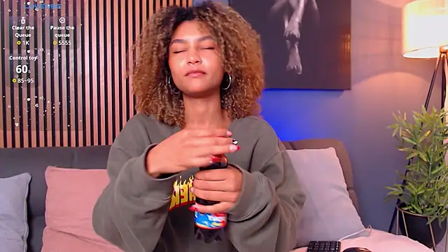 Snapshot of Johaphyton chatting on March 5, 11:50 am Johaphyton online show from March 5, 11:50 am