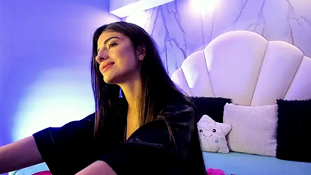 Snapshot of Megga_Bluee chatting on March 4, 7:54 pm Megga Bluee online show from March 4, 7:54 pm