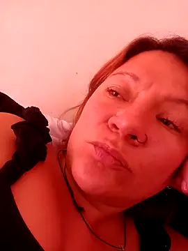 Snapshot of Skylar-Vox- chatting on February 11, 6:44 pm Skylar-Vox- online show from February 11, 6:44 pm