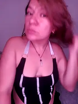 Snapshot of Skylar-Vox- chatting on February 13, 2:01 am Skylar-Vox- online show from February 13, 2:01 am