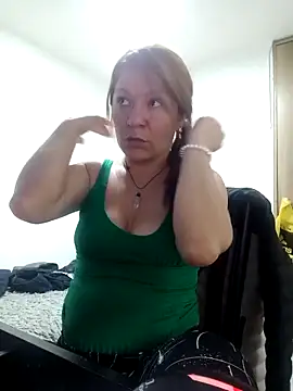 Snapshot of Skylar-Vox- chatting on February 15, 12:48 am Skylar-Vox- online show from February 15, 12:48 am