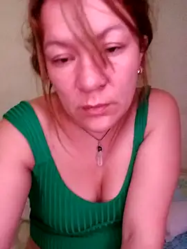Snapshot of Skylar-Vox- chatting on February 27, 8:06 am Skylar-Vox- online show from February 27, 8:06 am