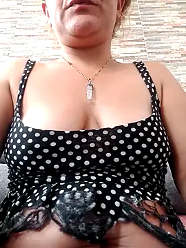 Snapshot of Skylar-Vox- chatting on October 17, 4:42 pm Skylar-Vox- online show from October 17, 4:42 pm