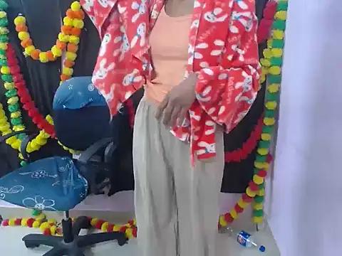 Snapshot of gulabo-Queen chatting on December 10, 9:11 pm gulabo-Queen online show from December 10, 9:11 pm