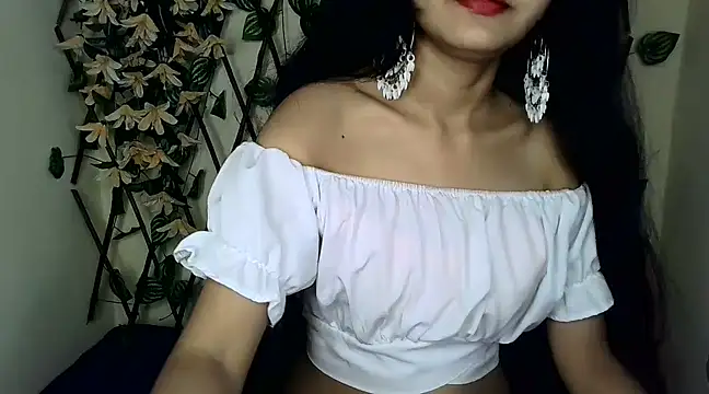 Snapshot of SUZY_FROMUS chatting on February 11, 8:42 pm SUZY FROMUS online show from February 11, 8:42 pm