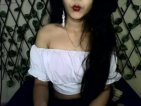 Snapshot of SUZY_FROMUS chatting on March 19, 10:53 pm SUZY FROMUS online show from March 19, 10:53 pm