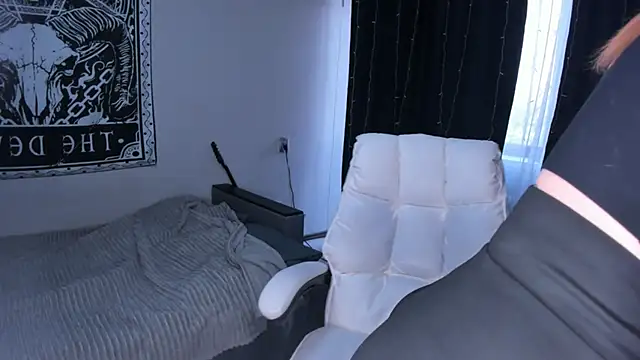 MelissaBryant online show from March 10, 5:11 am