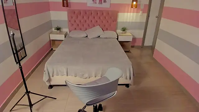 Snapshot of Carol_Pinter chatting on December 30, 12:42 pm Carol Pinter online show from December 30, 12:42 pm