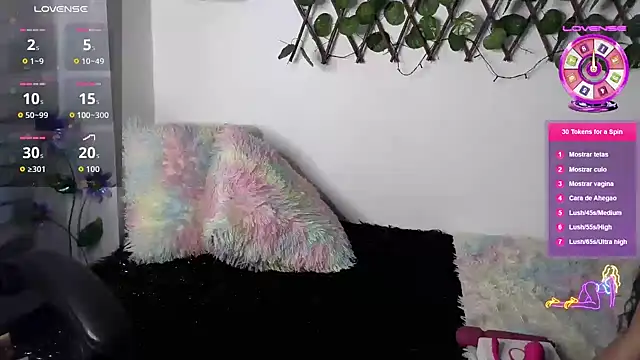 EmberEyes 999 online show from December 18, 6:36 pm