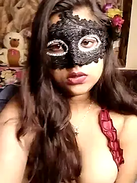 Snapshot of Hottyalia chatting on December 8, 9:19 pm Hottyalia online show from December 8, 9:19 pm