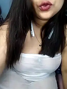 Snapshot of Hottyalia chatting on February 7, 9:37 pm Hottyalia online show from February 7, 9:37 pm