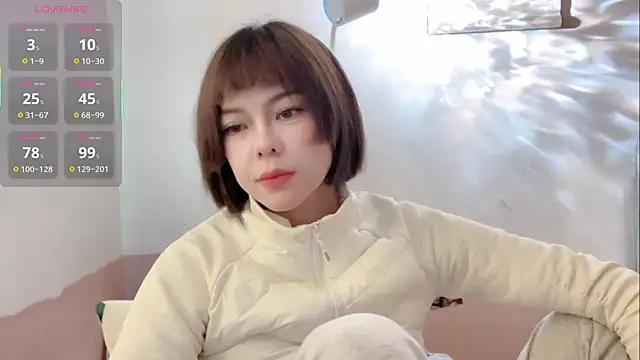 Linda-LL online show from November 13, 4:00 am