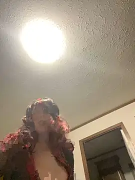 Snapshot of IvanaPlenty chatting on December 28, 12:03 pm IvanaPlenty online show from December 28, 12:03 pm