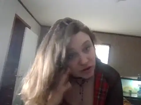 Snapshot of IvanaPlenty chatting on December 28, 3:04 pm IvanaPlenty online show from December 28, 3:04 pm