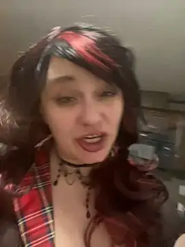 Snapshot of IvanaPlenty chatting on December 29, 12:45 pm IvanaPlenty online show from December 29, 12:45 pm