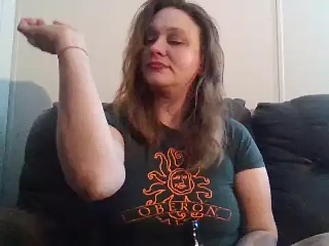 Snapshot of IvanaPlenty chatting on January 13, 12:35 pm IvanaPlenty online show from January 13, 12:35 pm