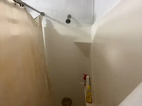 Snapshot of IvanaPlenty chatting on March 8, 11:16 am IvanaPlenty online show from March 8, 11:16 am