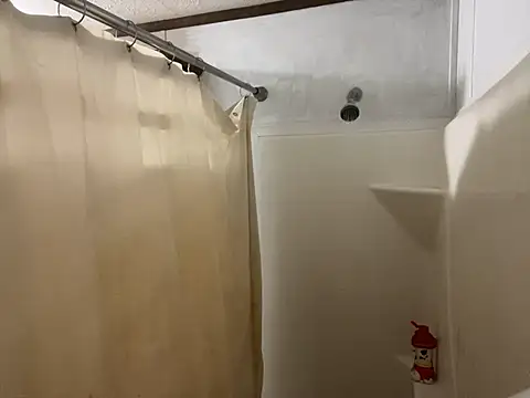 Snapshot of IvanaPlenty chatting on March 15, 10:35 am IvanaPlenty online show from March 15, 10:35 am