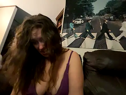 Snapshot of IvanaPlenty chatting on October 6, 10:02 am IvanaPlenty online show from October 6, 10:02 am