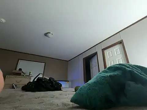 Snapshot of IvanaPlenty chatting on October 9, 4:32 am IvanaPlenty online show from October 9, 4:32 am