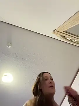 Snapshot of IvanaPlenty chatting on February 23, 11:40 am IvanaPlenty online show from February 23, 11:40 am