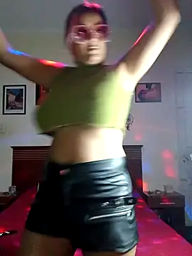 Snapshot of DesireSatler chatting on May 24, 10:04 pm DesireSatler online show from May 24, 10:04 pm