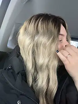 KikiWatson online show from December 19, 8:02 am