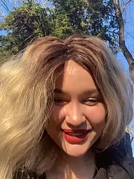 KikiWatson online show from December 21, 6:30 am