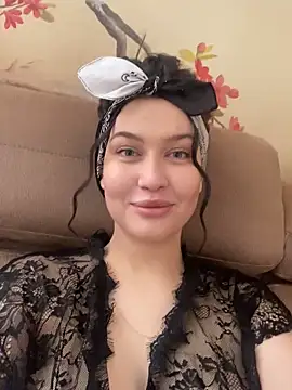 KikiWatson online show from February 28, 9:15 am