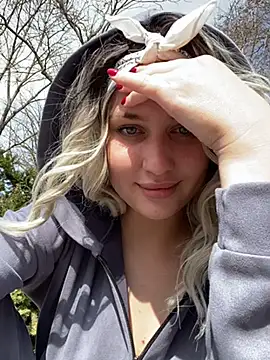 KikiWatson online show from March 12, 10:16 am