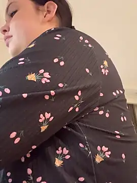 KikiWatson online show from December 19, 10:00 am