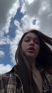 KikiWatson online show from May 17, 9:38 am