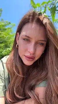 KikiWatson online show from June 13, 10:13 am