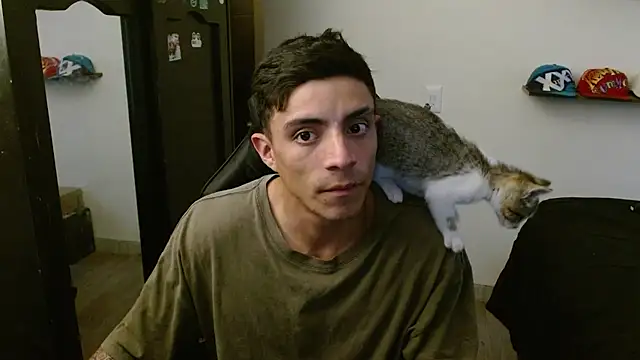 kv   xxx  online show from December 18, 9:32 pm