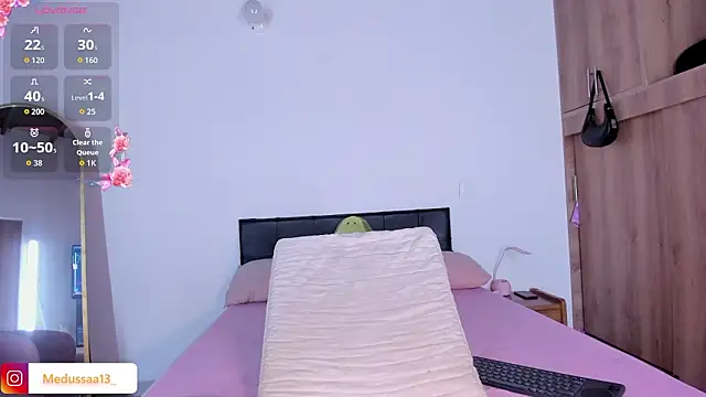 medussa13  online show from February 28, 12:06 pm