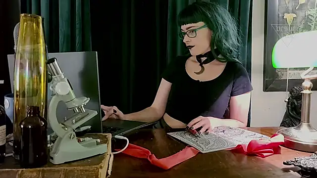 Snapshot of vesperjadex chatting on February 6, 1:05 am vesperjadex online show from February 6, 1:05 am