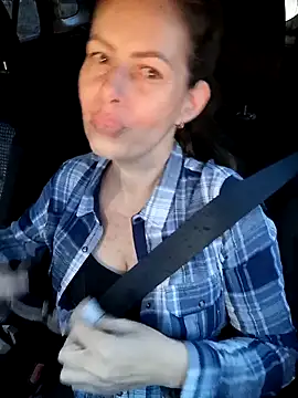 Snapshot of uber_babe chatting on December 10, 2:50 pm uber babe online show from December 10, 2:50 pm