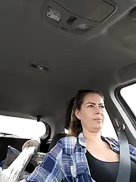 Snapshot of uber_babe chatting on December 13, 10:51 am uber babe online show from December 13, 10:51 am