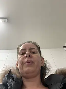 Snapshot of uber_babe chatting on December 16, 8:09 am uber babe online show from December 16, 8:09 am