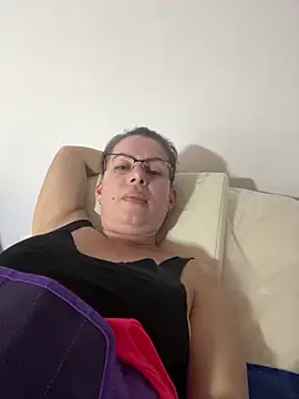 Snapshot of uber_babe chatting on December 18, 6:25 pm uber babe online show from December 18, 6:25 pm