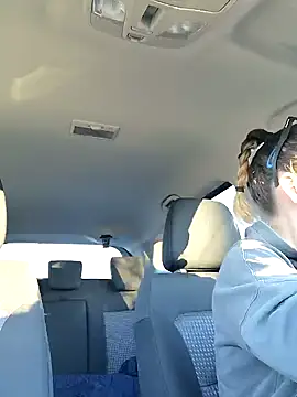 Snapshot of uber_babe chatting on December 19, 6:34 am uber babe online show from December 19, 6:34 am