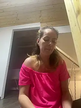 Snapshot of uber_babe chatting on December 28, 3:37 pm uber babe online show from December 28, 3:37 pm