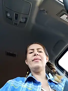 Snapshot of uber_babe chatting on January 1, 12:11 pm uber babe online show from January 1, 12:11 pm