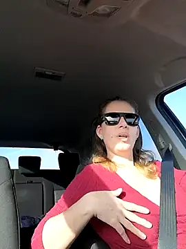 Snapshot of uber_babe chatting on January 10, 11:43 am uber babe online show from January 10, 11:43 am