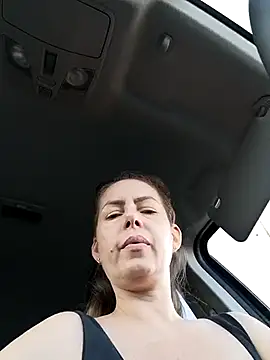 Snapshot of uber_babe chatting on January 17, 1:56 pm uber babe online show from January 17, 1:56 pm