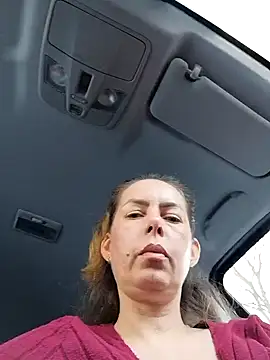 Snapshot of uber_babe chatting on February 20, 11:20 am uber babe online show from February 20, 11:20 am