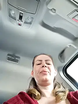 Snapshot of uber_babe chatting on February 26, 3:19 pm uber babe online show from February 26, 3:19 pm