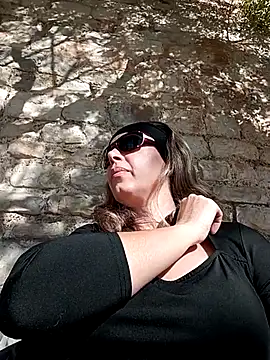 Snapshot of uber_babe chatting on December 2, 11:37 am uber babe online show from December 2, 11:37 am