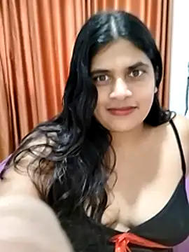 Snapshot of chanu174174 chatting on May 17, 6:33 am chanu174174 online show from May 17, 6:33 am