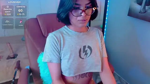 Snapshot of AlessiaVal_ chatting on January 16, 3:24 pm AlessiaVal online show from January 16, 3:24 pm